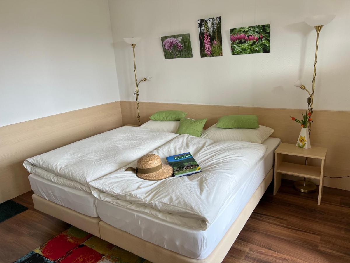Hotel Pension Heidi Dobel Extérieur photo